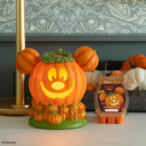 These ADORABLE Disney Pumpkins Put the Magic in Halloween