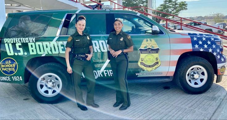 A former US border official who took bribes to admit drug-laden vehicles gets a 23-year sentence